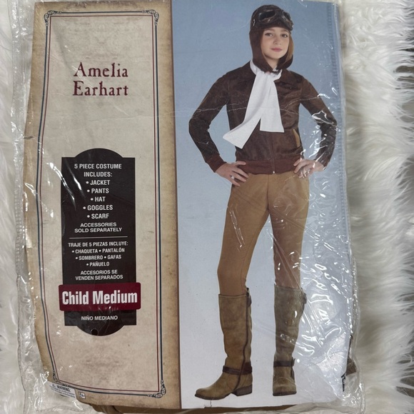 Amelia Earhart costume NEW child M 8-10 Halloween jacket pants hat goggles scarf - Picture 2 of 11